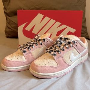 NIKE Dunk Low LX “Pink Foam” (Flight Club tag)